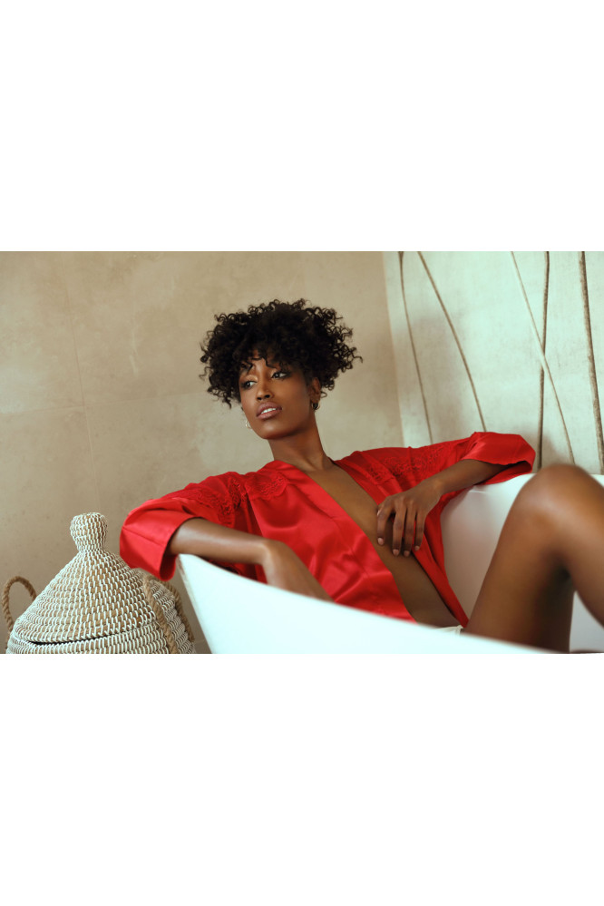 Peniuaras Femi Raudona